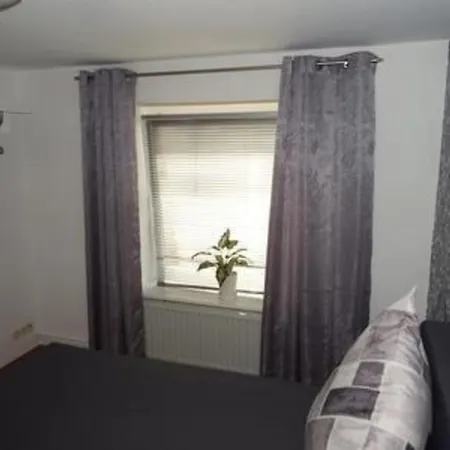 Grosse In Tungendorf Mit Grill * Neumünster